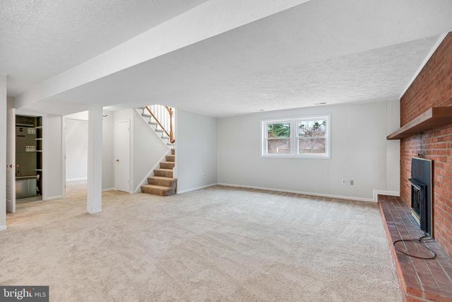 301 INGLESIDE DR, Fredericksburg, VA 22405
