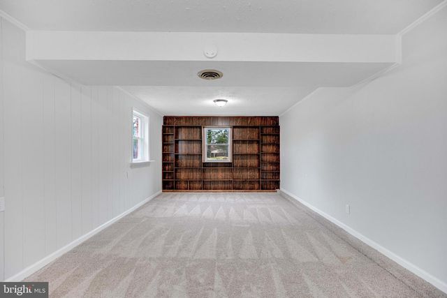 301 INGLESIDE DR, Fredericksburg, VA 22405