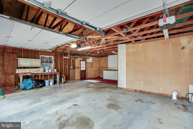 301 INGLESIDE DR, Fredericksburg, VA 22405