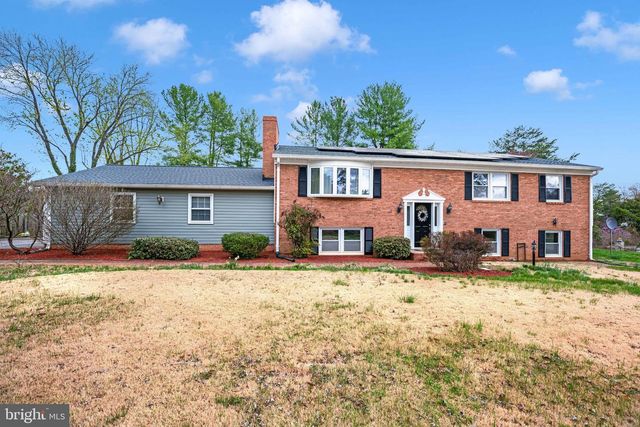 301 INGLESIDE DR, Fredericksburg, VA 22405