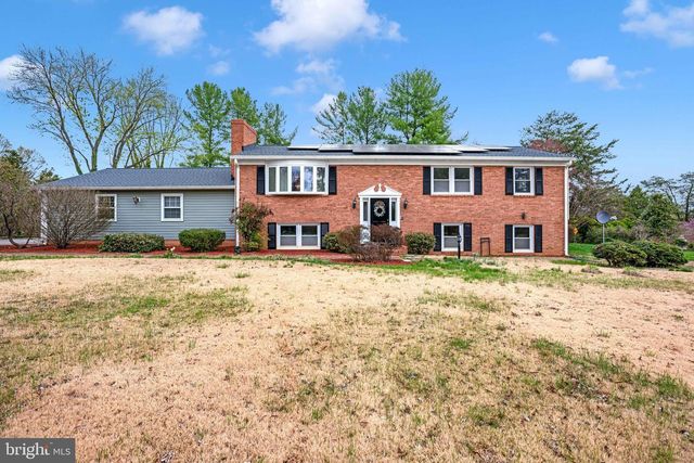 301 INGLESIDE DR, Fredericksburg, VA 22405