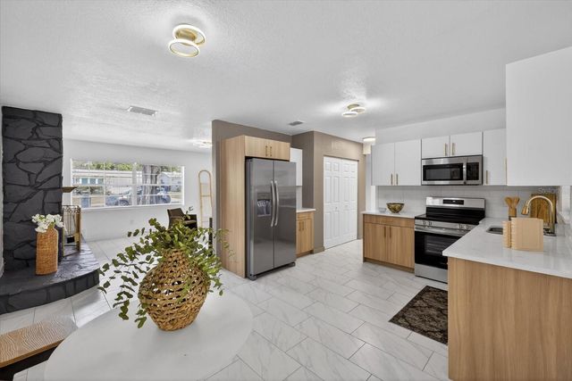 1465 PARKWOOD STREET, Clearwater, FL 33755