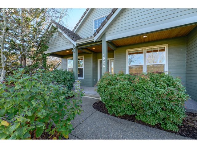 1924 Nw WALLACE Rd, Mc Minnville, OR 97128