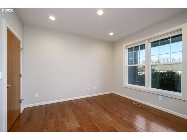 1924 Nw WALLACE Rd, Mc Minnville, OR 97128