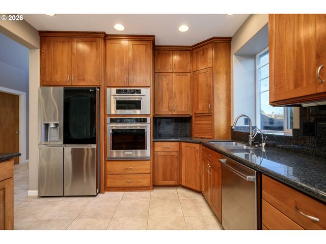 1924 Nw WALLACE Rd, Mc Minnville, OR 97128