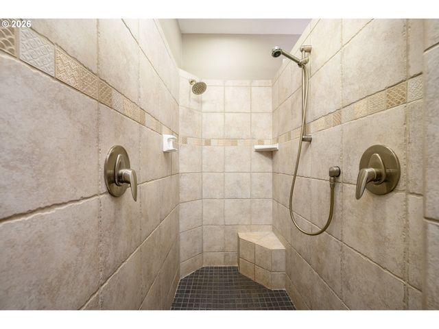 1924 Nw WALLACE Rd, Mc Minnville, OR 97128