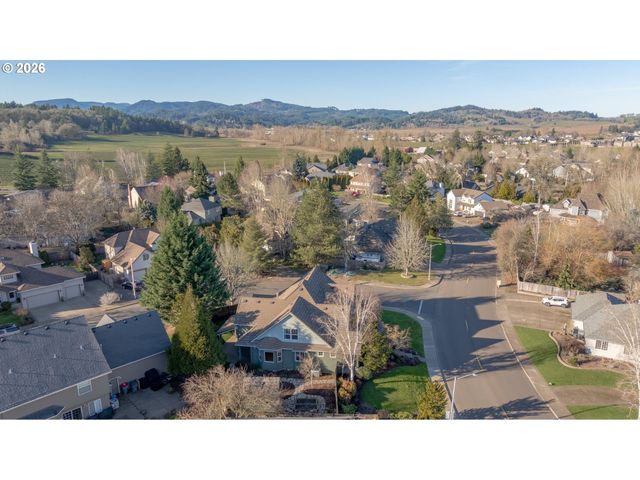 1924 Nw WALLACE Rd, Mc Minnville, OR 97128