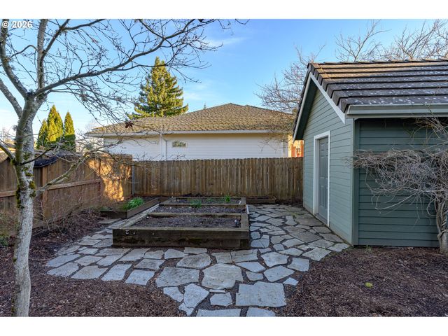 1924 Nw WALLACE Rd, Mc Minnville, OR 97128