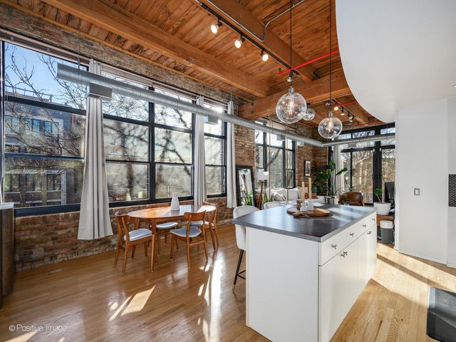 2300 W Wabansia Avenue 204, Chicago, IL 60647