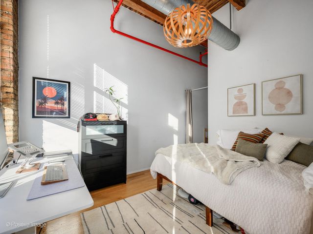 2300 W Wabansia Avenue 204, Chicago, IL 60647