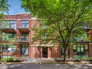 2300 W Wabansia Avenue 204, Chicago, IL 60647