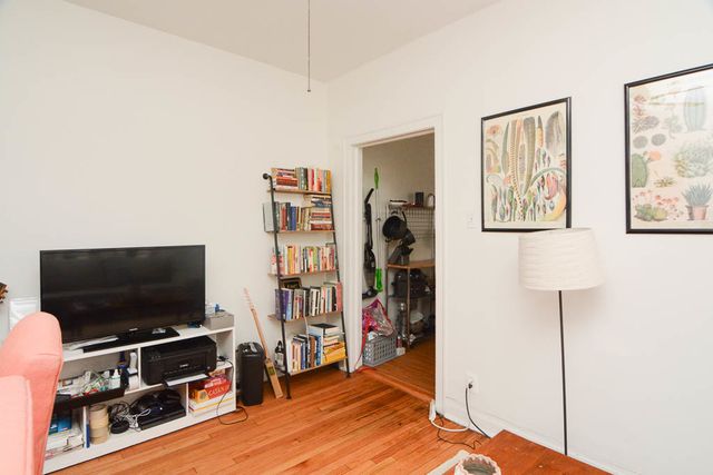 1933 W Crystal Street 2A, Chicago, IL 60622