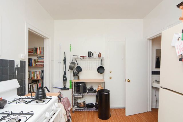 1933 W Crystal Street 2A, Chicago, IL 60622