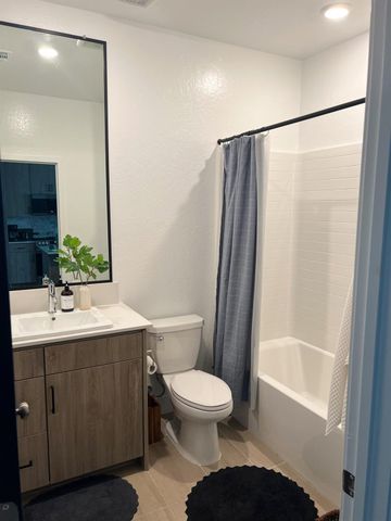 10968 N Honeysuckle Drive, Fresno, CA 93730