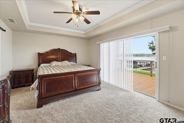 21821 Lakewood Ln, Chandler, TX 75758