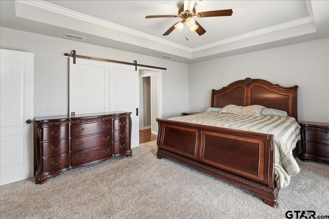 21821 Lakewood Ln, Chandler, TX 75758