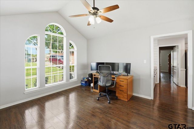 21821 Lakewood Ln, Chandler, TX 75758
