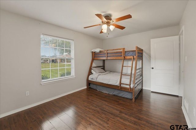 21821 Lakewood Ln, Chandler, TX 75758