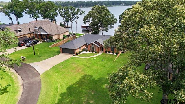 21821 Lakewood Ln, Chandler, TX 75758
