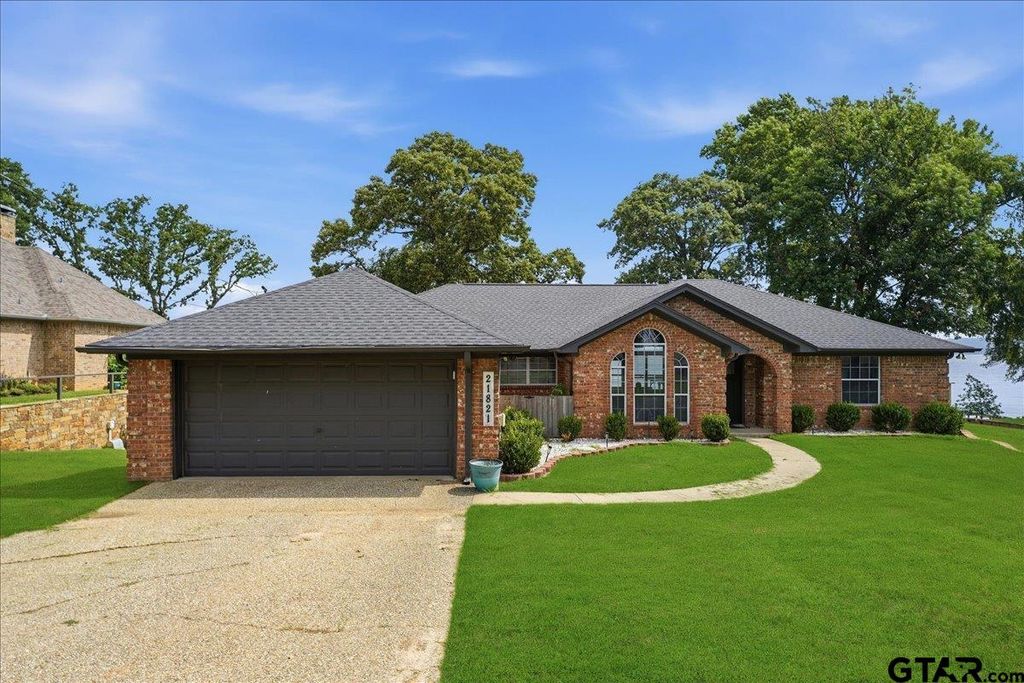 21821 Lakewood Ln, Chandler, TX 75758
