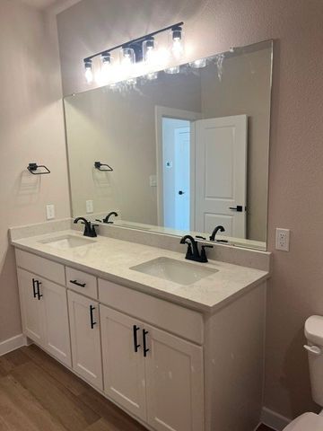 493 W Jefferson Street, Van Alstyne, TX 75495