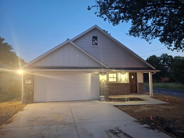 493 W Jefferson Street, Van Alstyne, TX 75495
