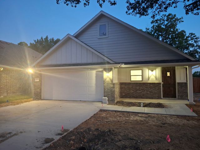 493 W Jefferson Street, Van Alstyne, TX 75495
