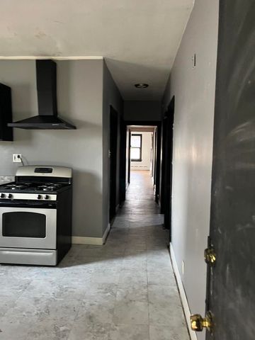 237 W 114th Street, Chicago, IL 60628
