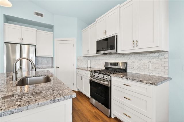 123 6th St, Port Aransas, TX 78373