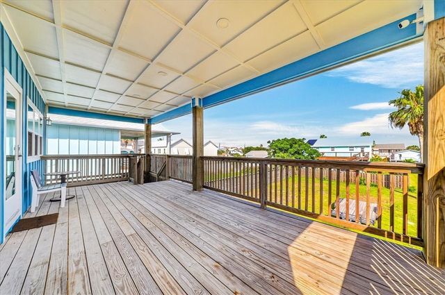 123 6th St, Port Aransas, TX 78373