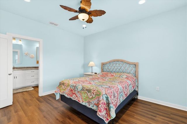 123 6th St, Port Aransas, TX 78373
