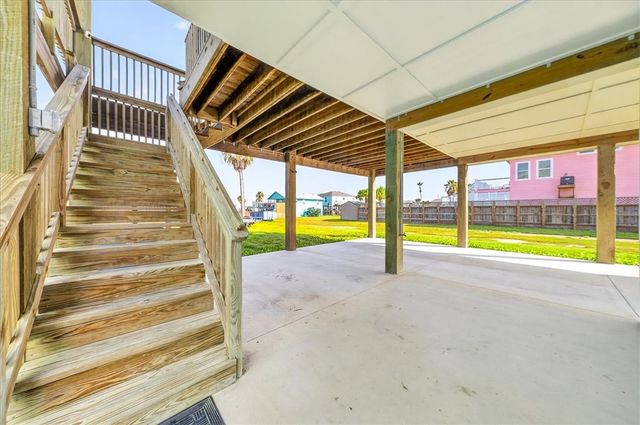 123 6th St, Port Aransas, TX 78373