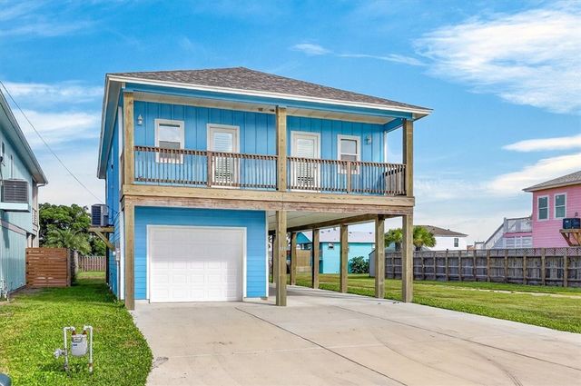 123 6th St, Port Aransas, TX 78373
