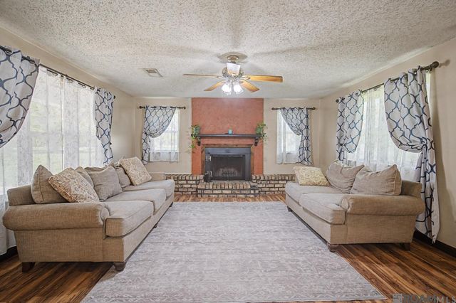 11911 Mccullough Rd, Zachary, LA 70791