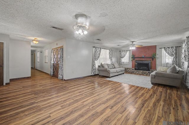 11911 Mccullough Rd, Zachary, LA 70791