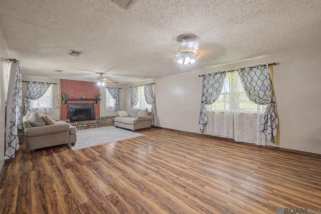 11911 Mccullough Rd, Zachary, LA 70791