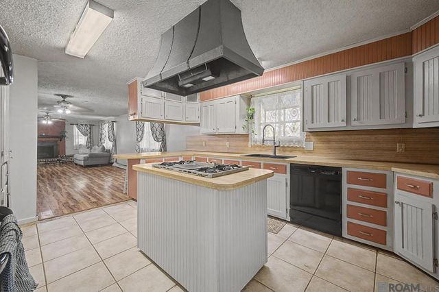 11911 Mccullough Rd, Zachary, LA 70791