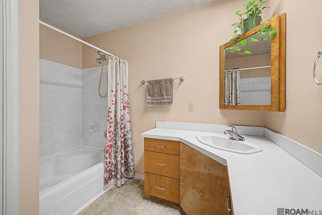 11911 Mccullough Rd, Zachary, LA 70791