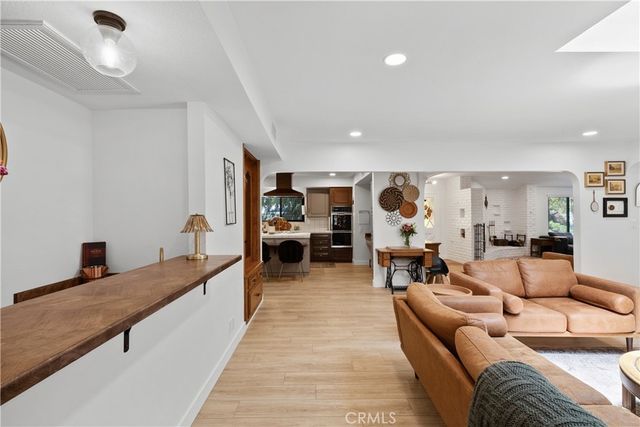 23626 Neargate, Newhall, CA 91321