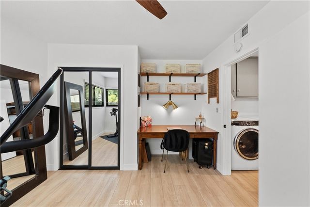 23626 Neargate, Newhall, CA 91321