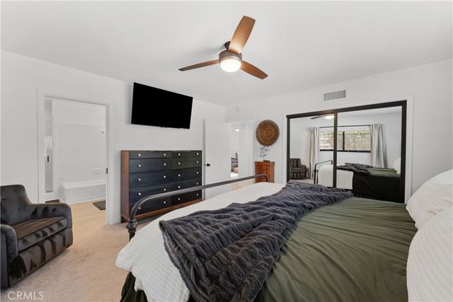 23626 Neargate, Newhall, CA 91321