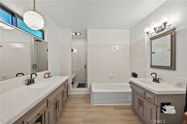23626 Neargate, Newhall, CA 91321