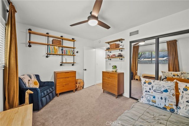 23626 Neargate, Newhall, CA 91321