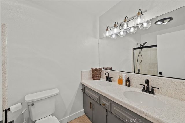 23626 Neargate, Newhall, CA 91321
