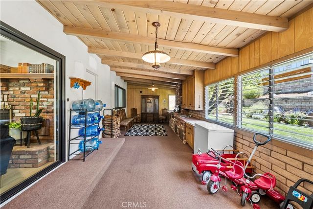 23626 Neargate, Newhall, CA 91321