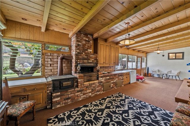 23626 Neargate, Newhall, CA 91321