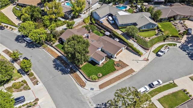 23626 Neargate, Newhall, CA 91321