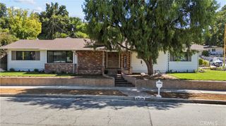 23626 Neargate, Newhall, CA 91321