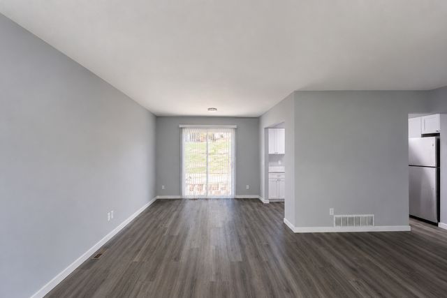 7797 Woodpark Boulevard, Woodbury, MN 55125