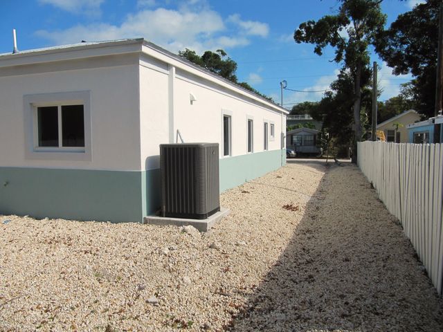 21 Tina Place, Key Largo, FL 33037